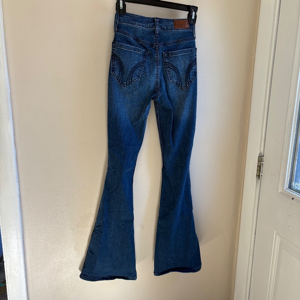 Hollister 000 High Rise Flare Jeans - Picture 5 of 5